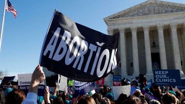 Estados Unidos revoca el derecho al aborto