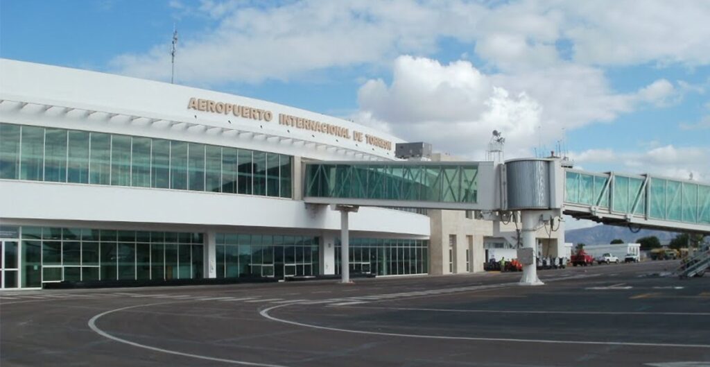 Oficializan nueva conexión aérea entre Torreón y Monterrey